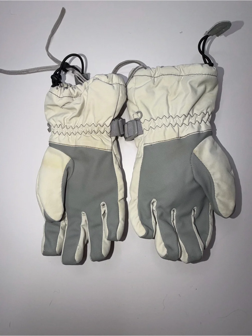 The North Face girls 14/16 Winter Ski Gloves in Off-White